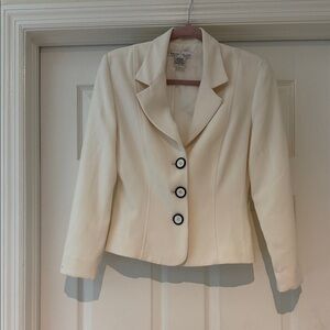 White House Black Market Ivory Tailored Blazer
